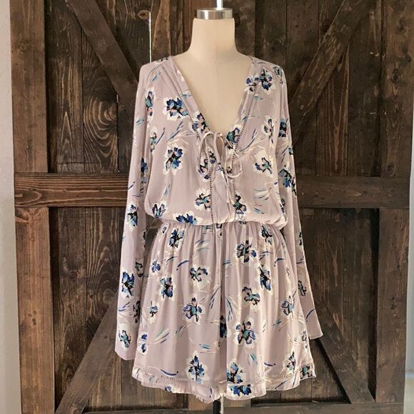 ASTR BOHO Floral Romper Long Sleeve - Picture 2 of 13